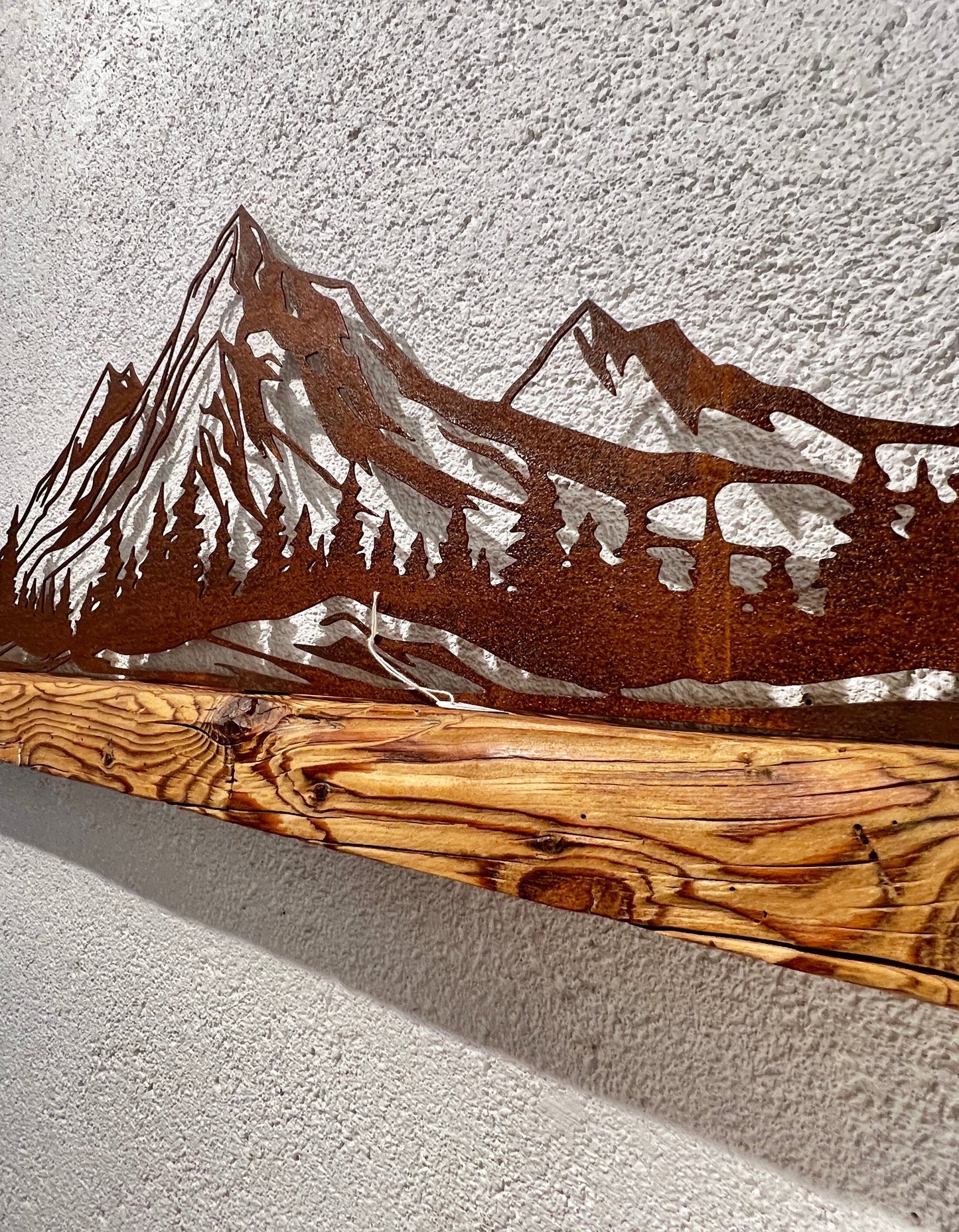 Antelao su trave in legno vecchio