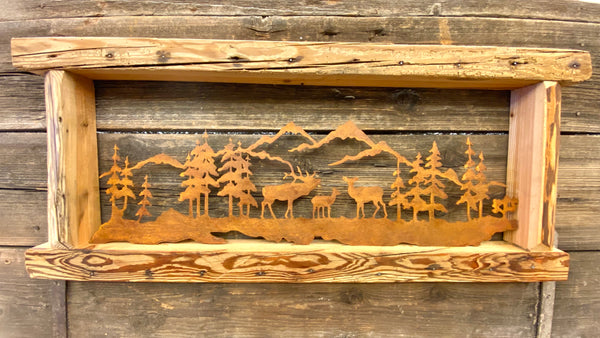 Cervi e montagne con cornice in legno