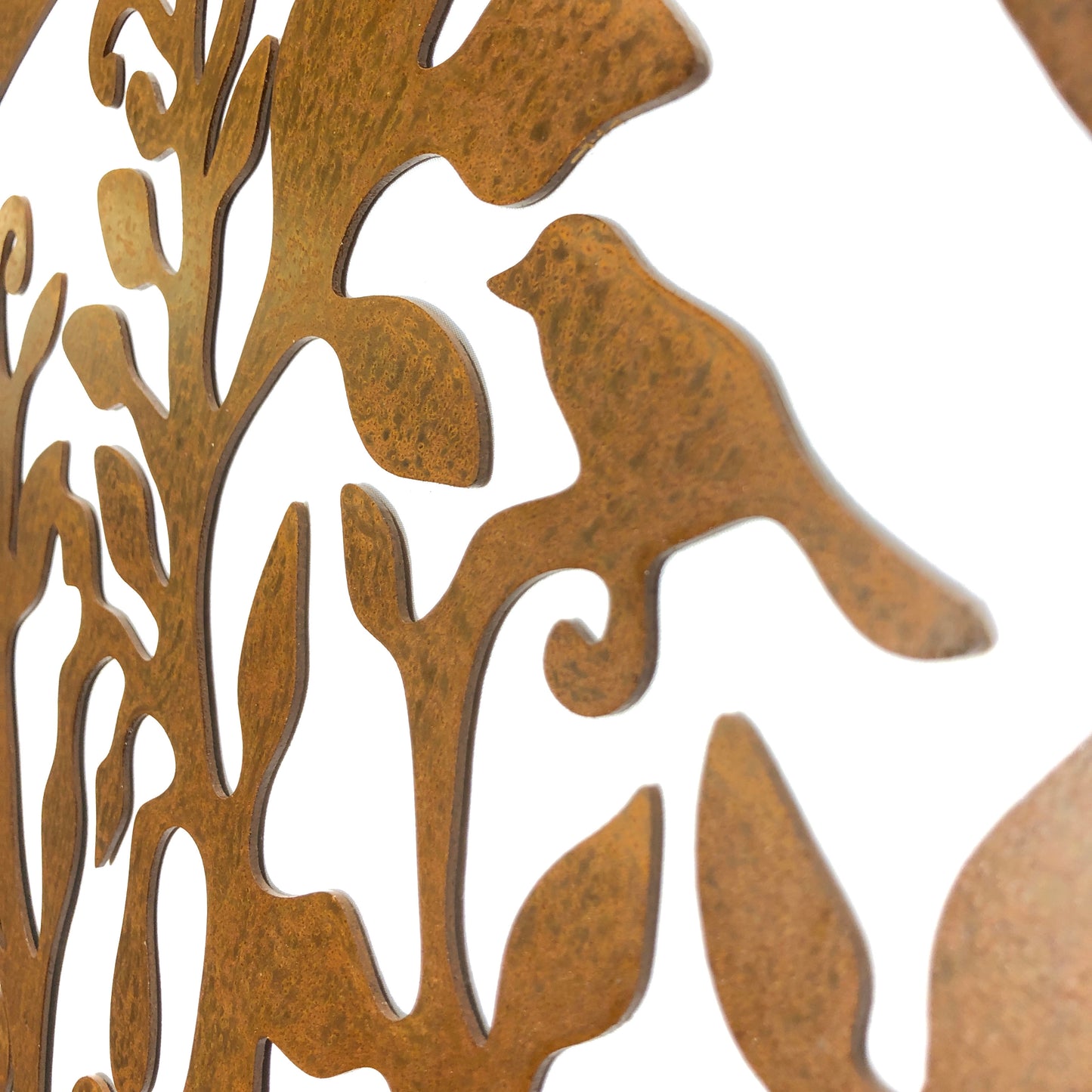 Albero della vita nel cerchio con uccellini