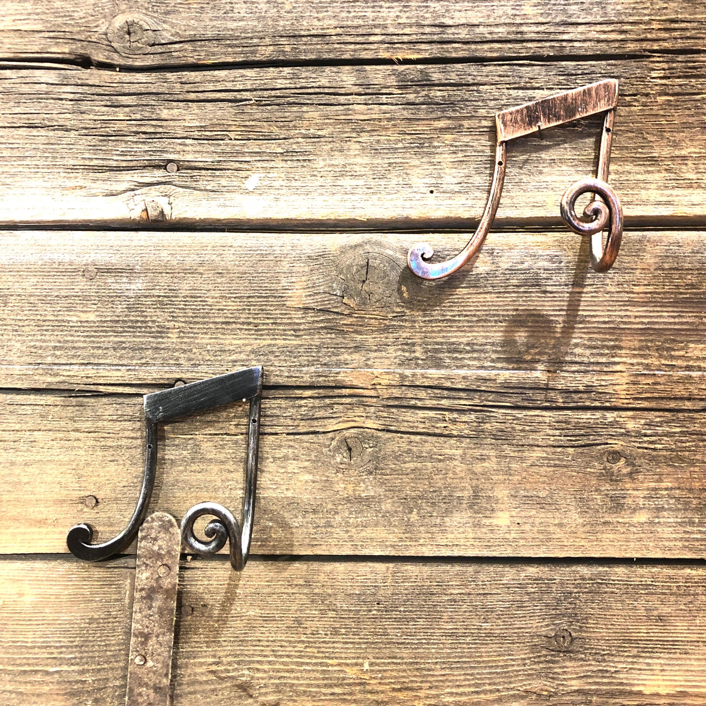 Musical note coat hanger