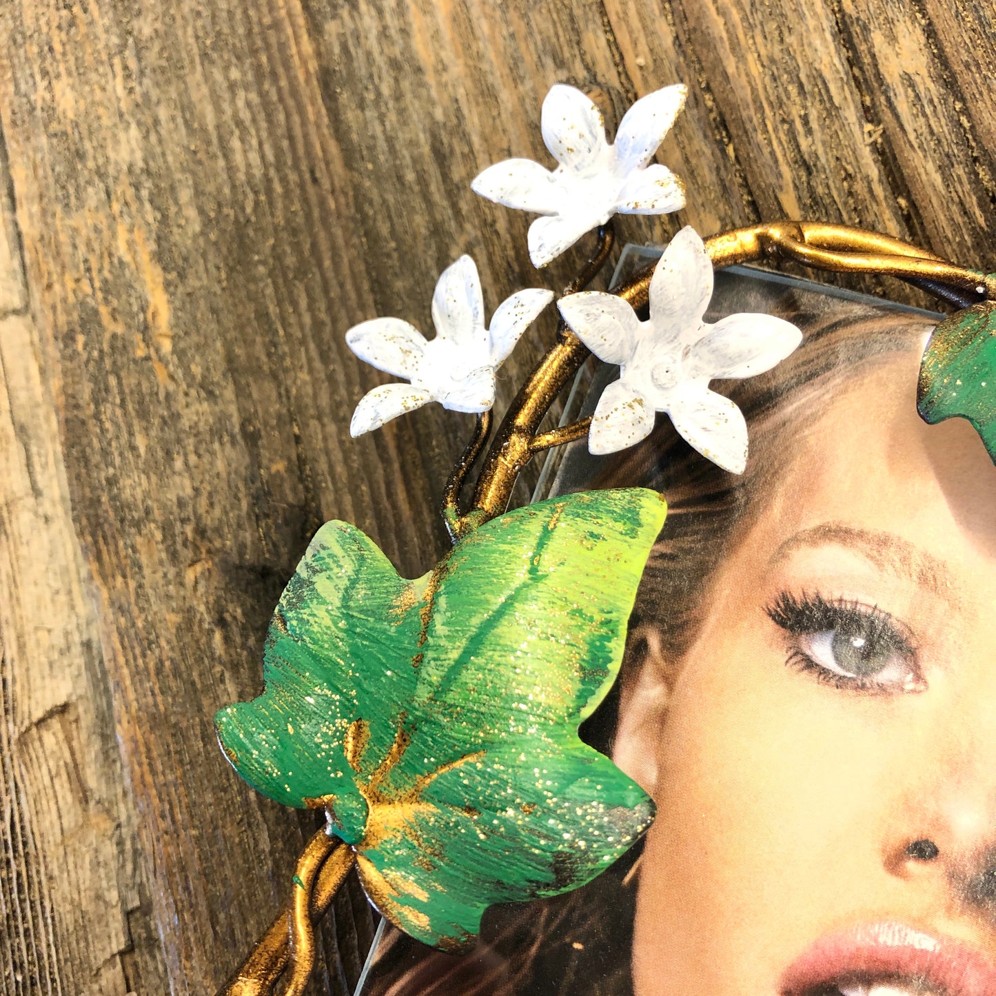 Green horizontal photo frame with little flowers