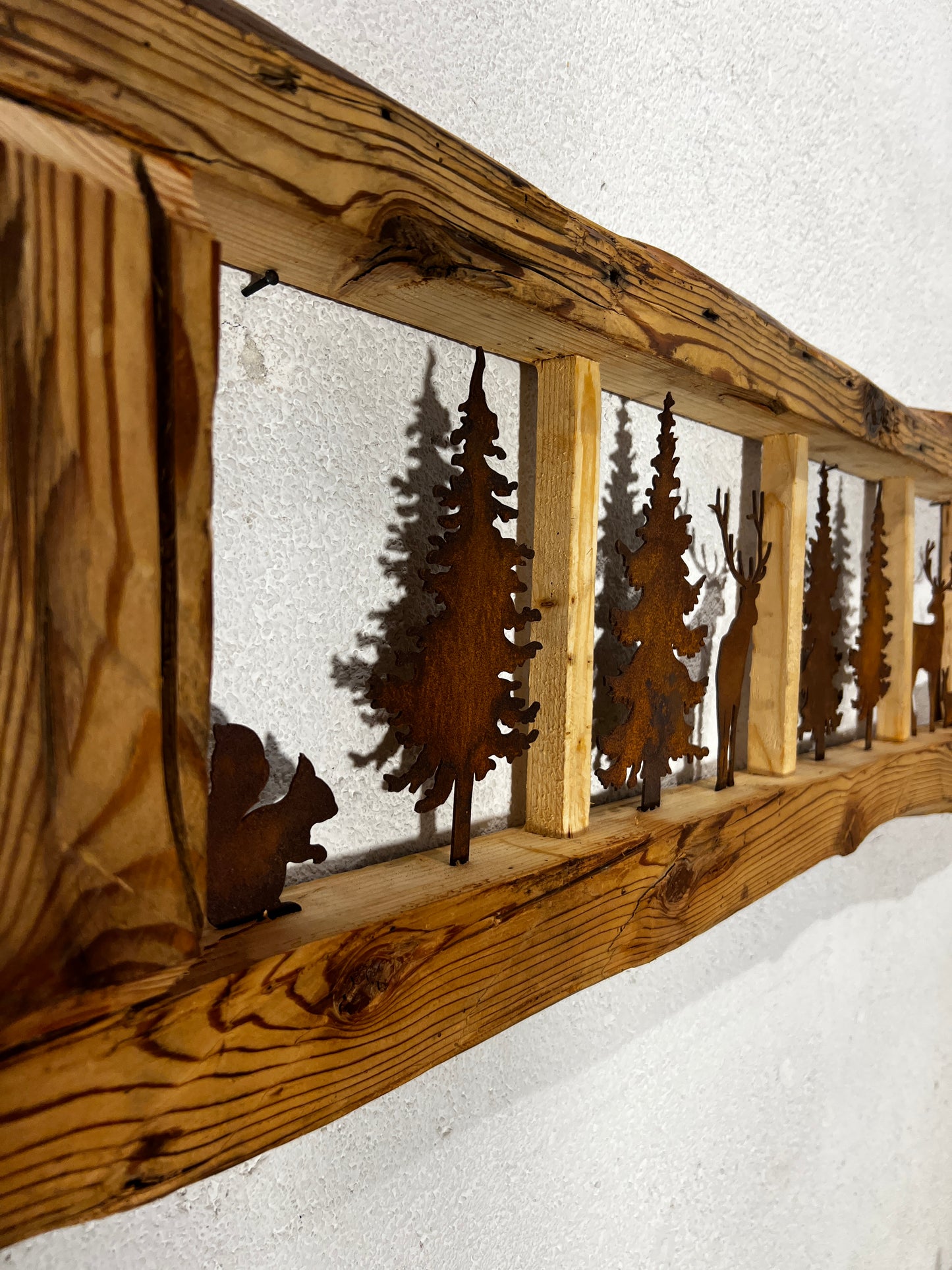 Quadro in legno con scena boschiva
