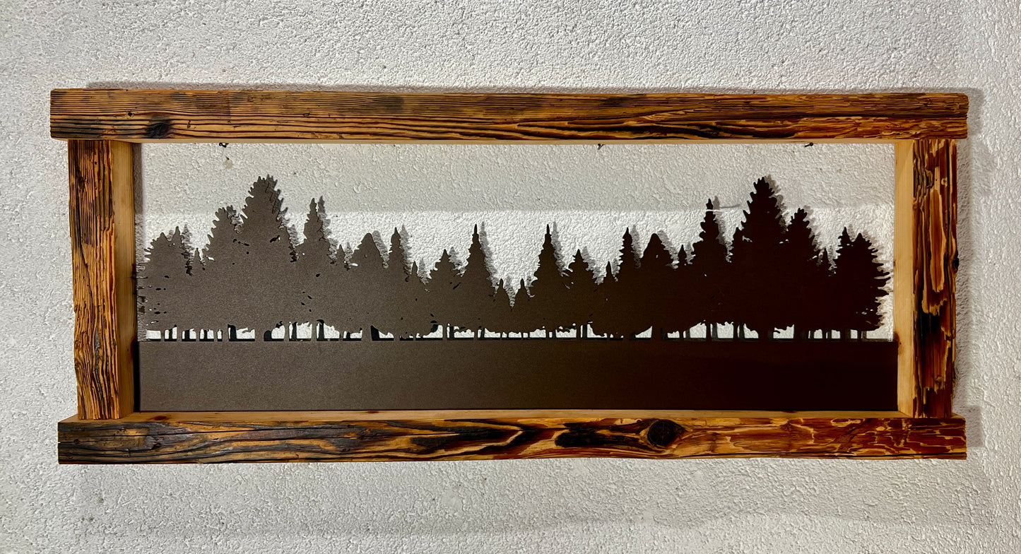 Cornice con foresta nera