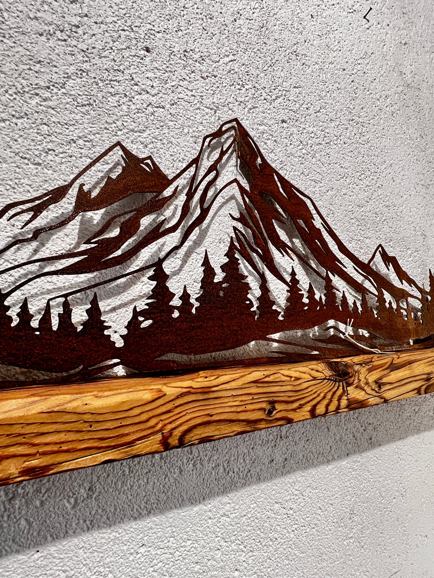 Antelao su trave in legno vecchio