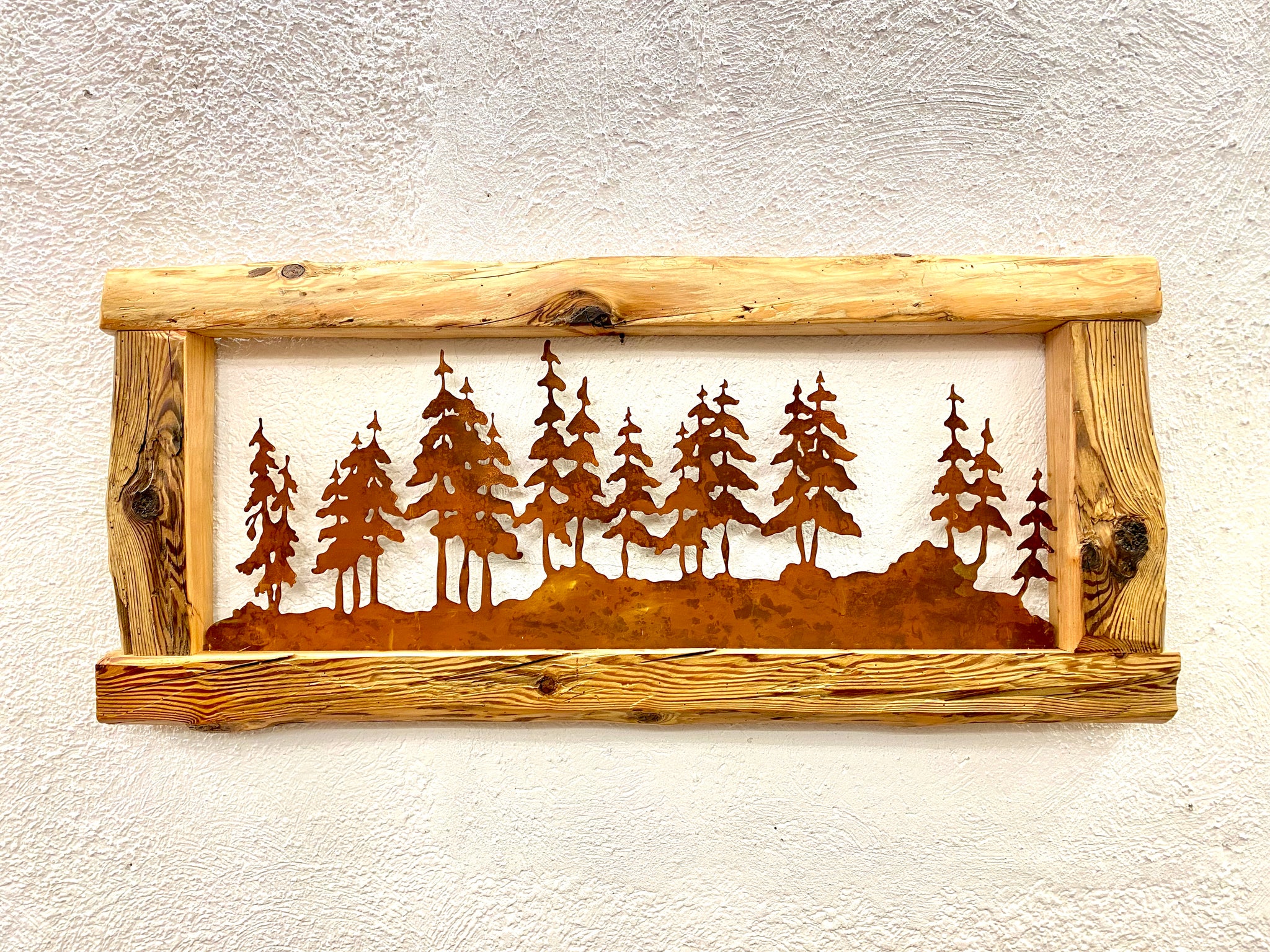 Bosco di larici con cornice in legno