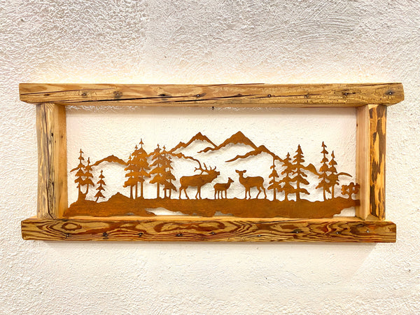 Cervi e montagne con cornice in legno