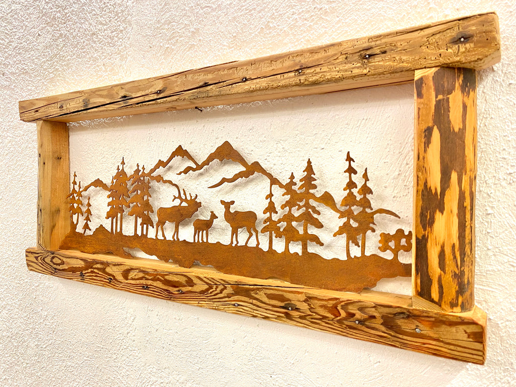 Cervi e montagne con cornice in legno – La Fosina