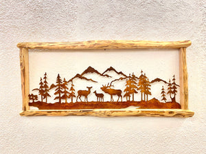 Cervi e montagne con cornice in legno