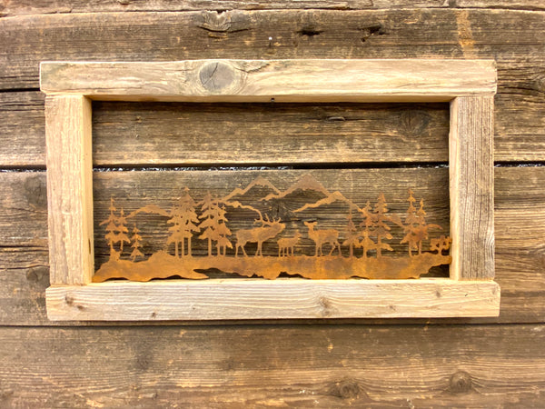 Cervi e montagne con cornice in legno